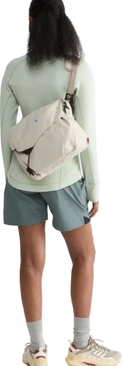 Gaut Messenger Bag