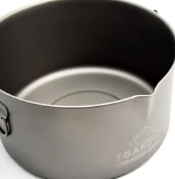 Titanium 2000 ml Pot with Bail Handle