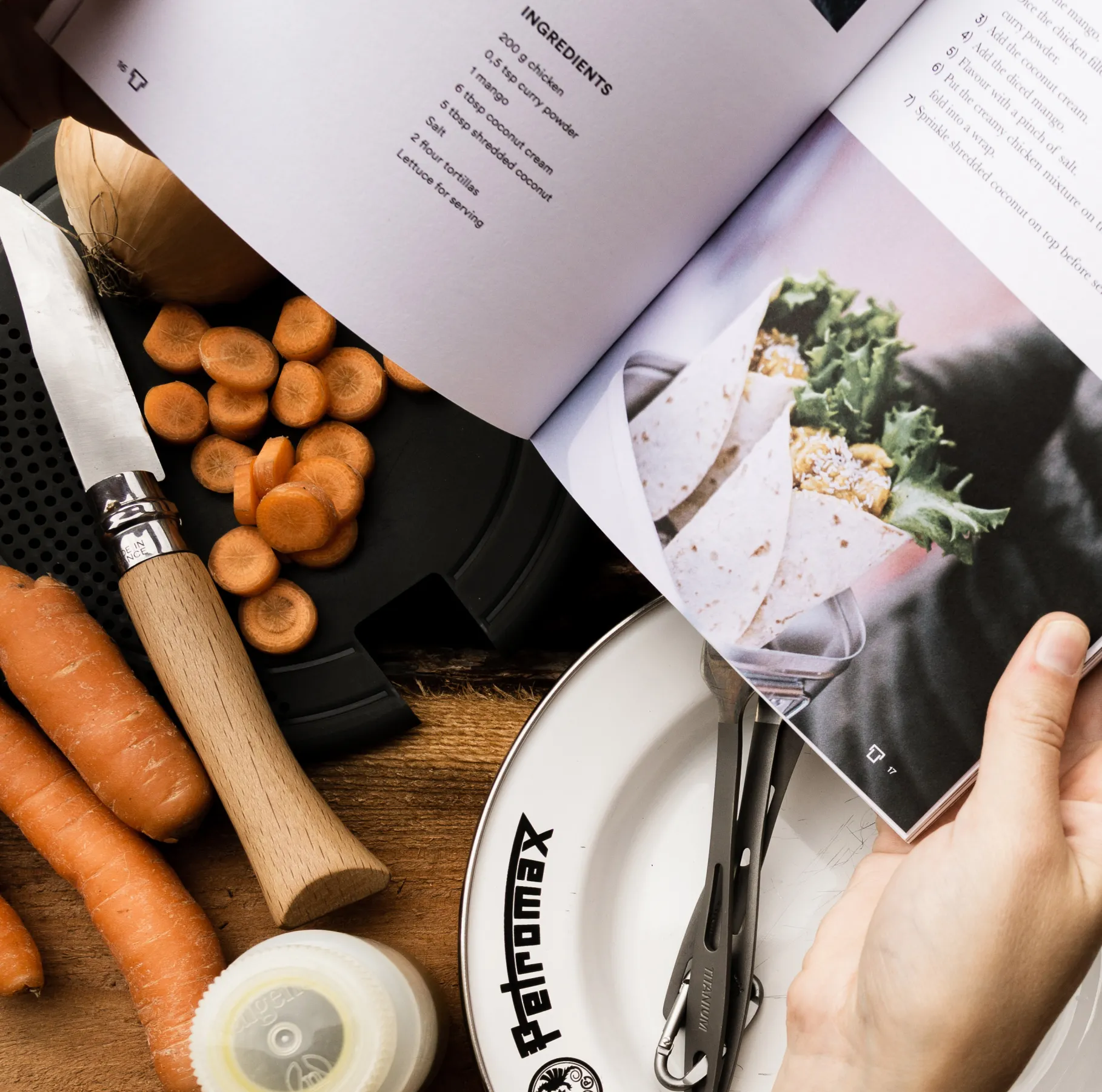 Trangia Moment - The Outdoor Cookbook, English